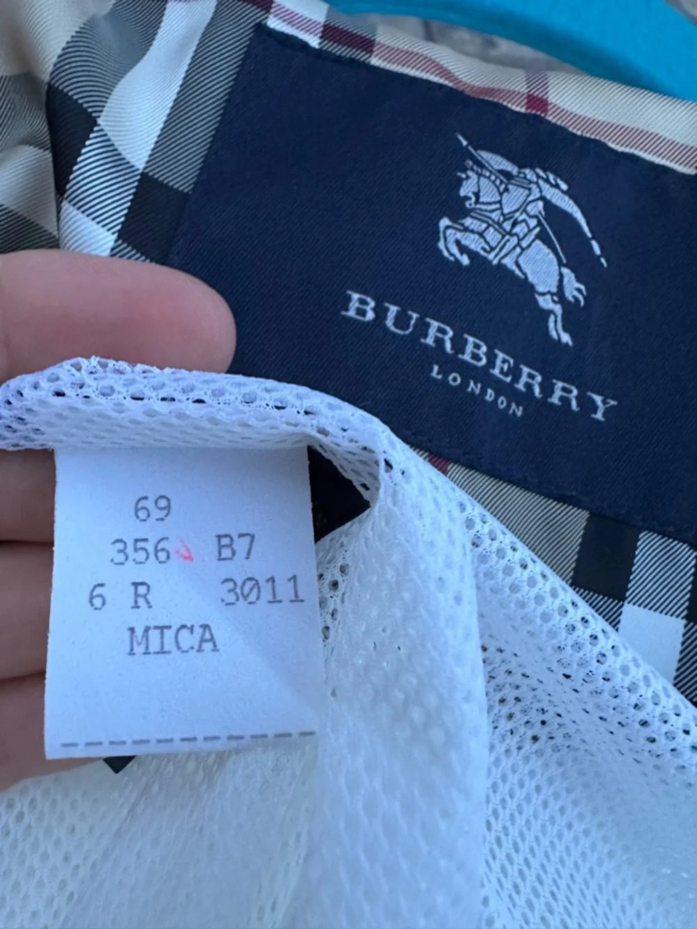 Burberry Women's Cream Lightweight Trench Jacket, size 6 - Picture 8 of 10